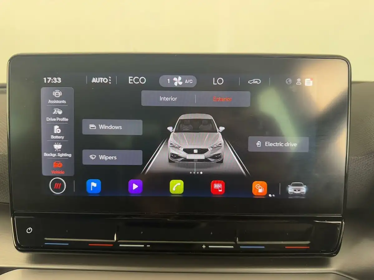 2021-seat-leon-14-e-hybrid-fr-hatchback-big-49