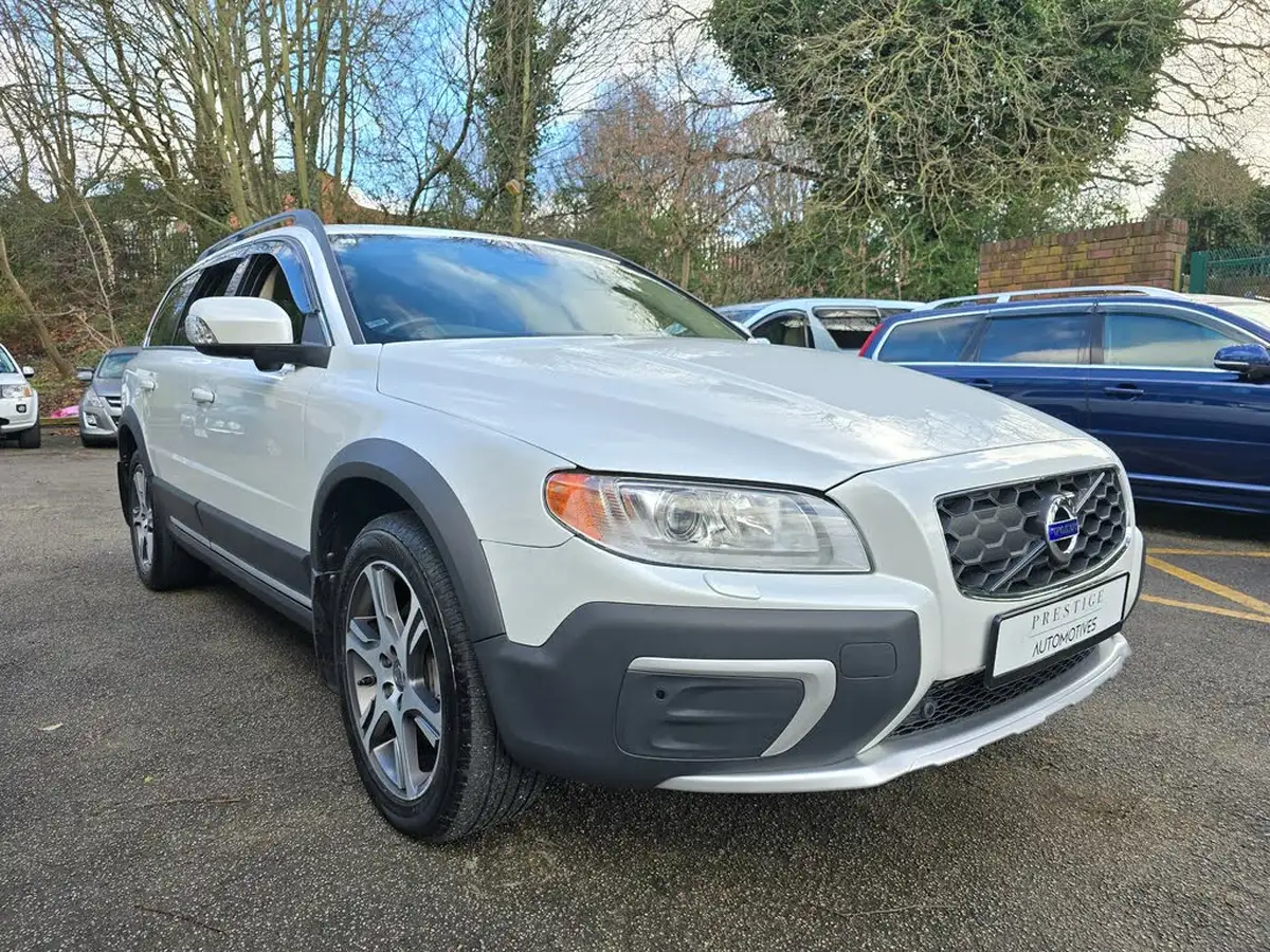 2014-volvo-xc70-30-t6-se-lux-304bhp-awd-big-60