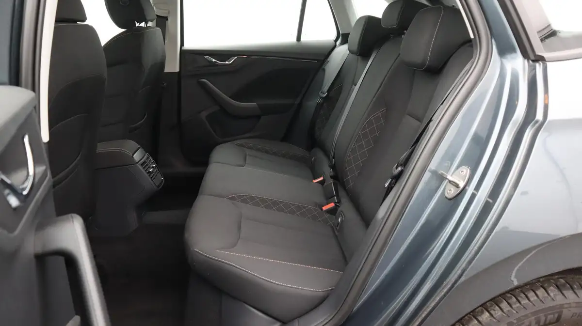 2020-skoda-scala-10-tsi-se-115ps-big-16