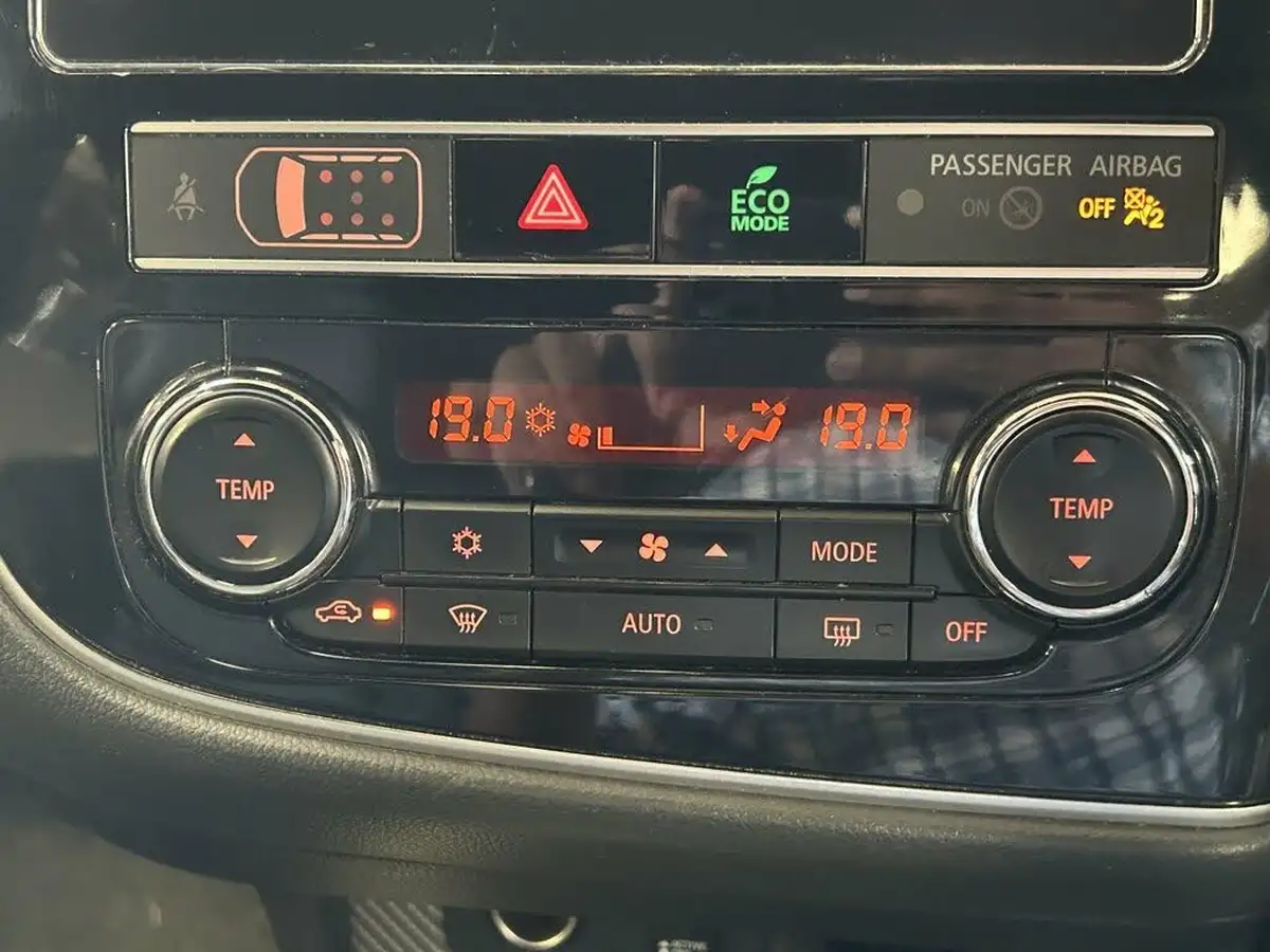 2019-mitsubishi-outlander-24-4h-phev-big-42