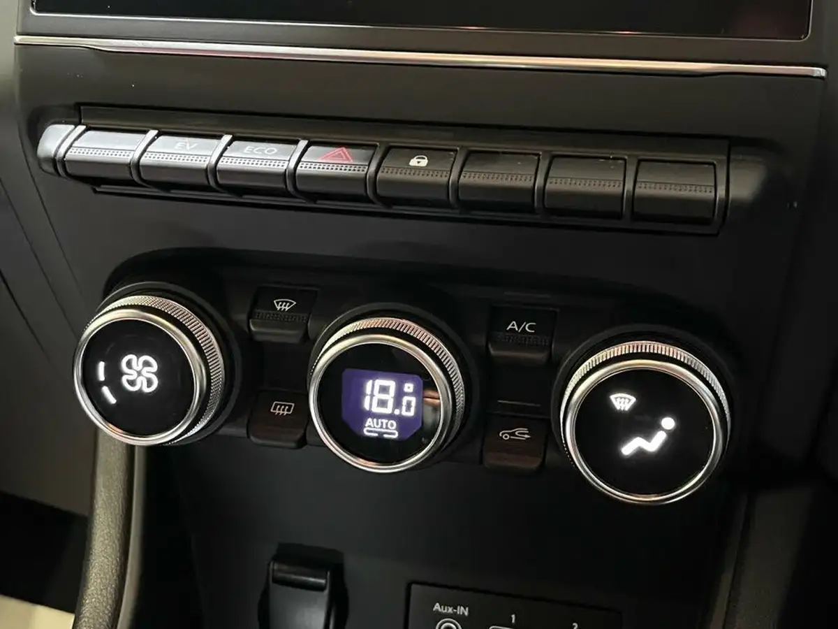 2022-renault-captur-16-iconic-edition-big-24