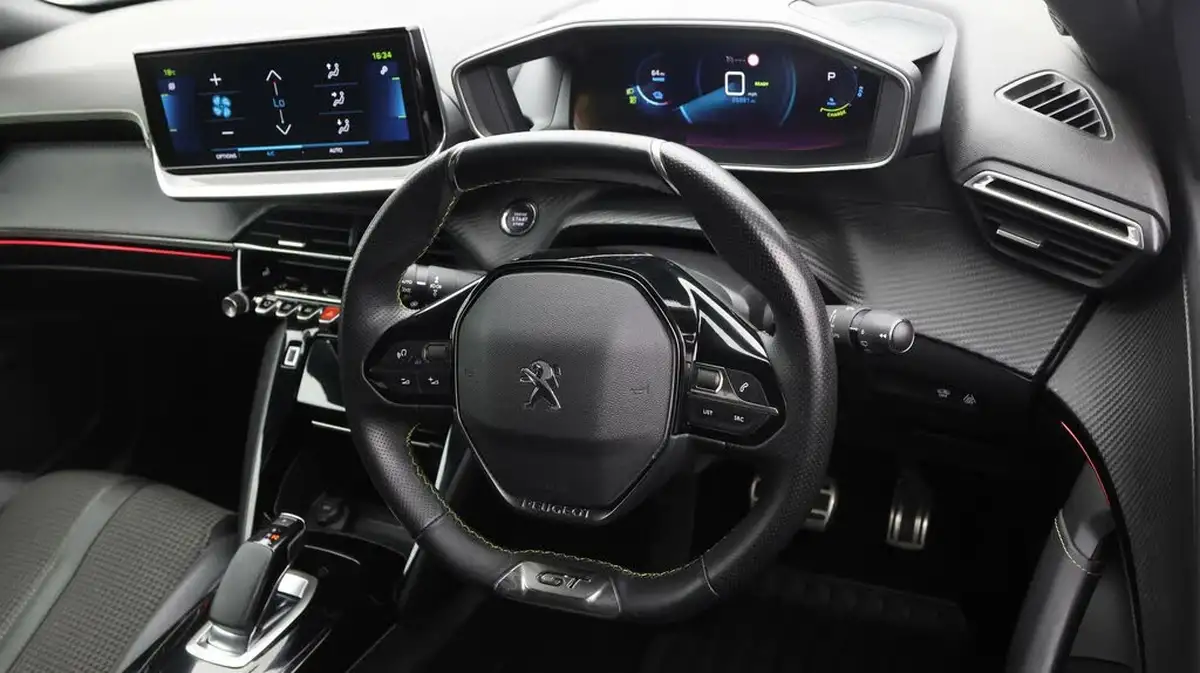 2021-peugeot-2008-suv-e-gt-big-8