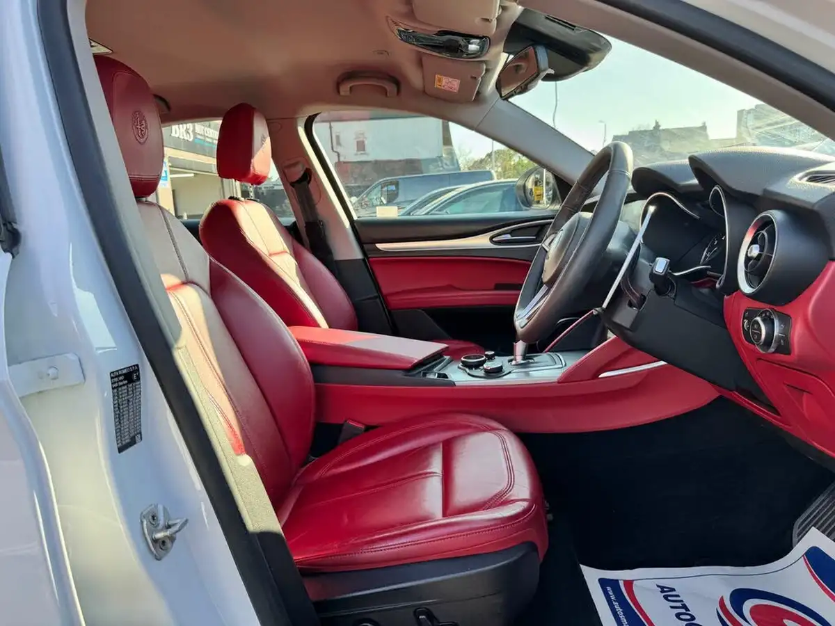 2018-alfa-romeo-stelvio-22td-speciale-207bhp-big-14
