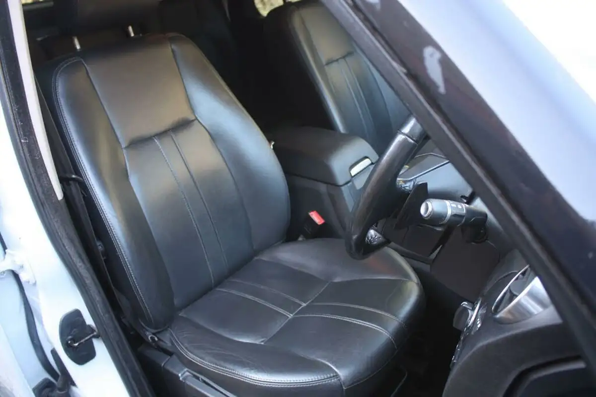 2016-land-rover-discovery-4-30-sd-v6-graphite-big-9