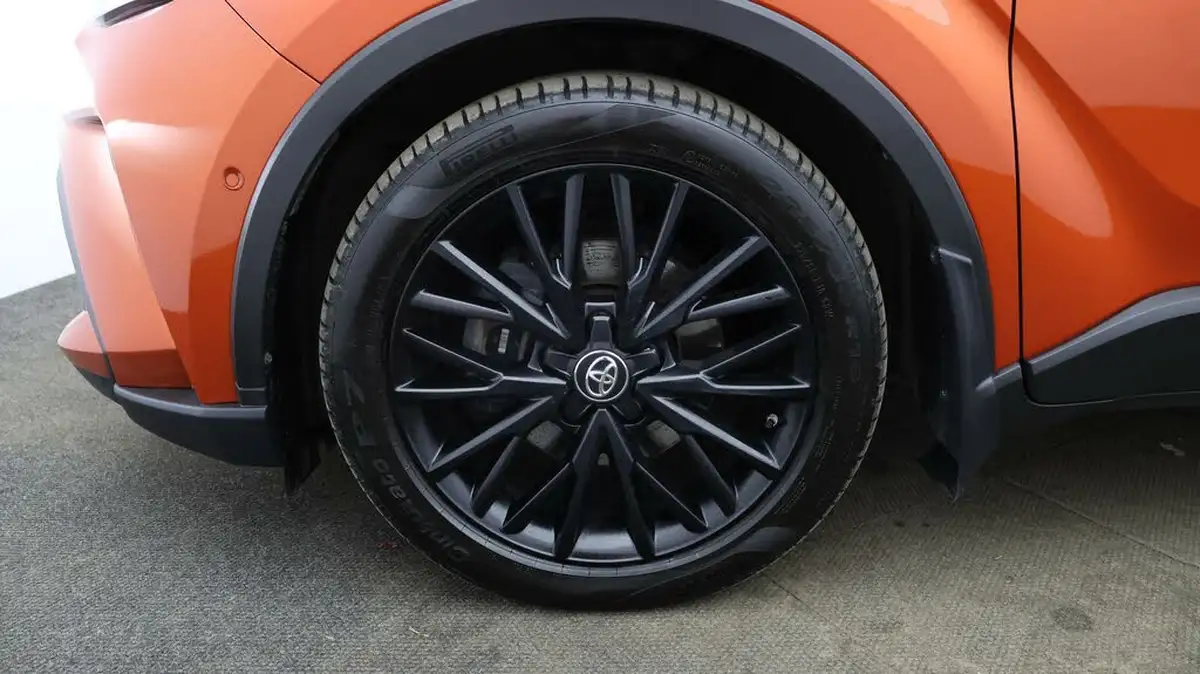 2020-toyota-c-hr-20-vvt-i-orange-edition-big-17