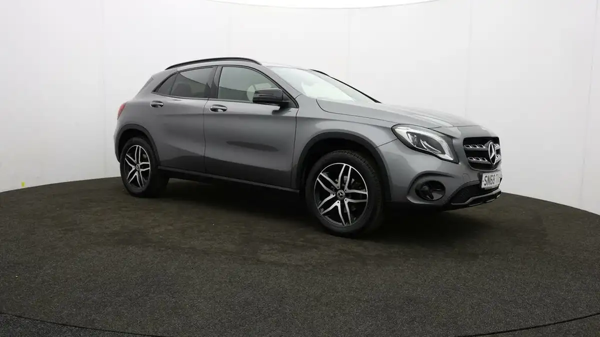 2019-mercedes-benz-gla-class-16-gla-180-urban-edition-ss-big-39