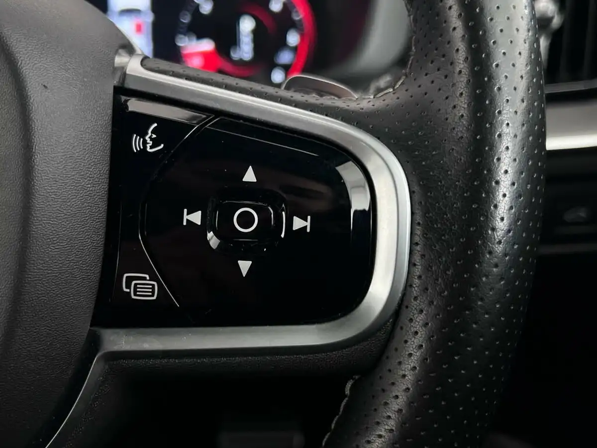 2019-volvo-xc60-20td-d4-r-design-4x4-ss-geartronic-big-20