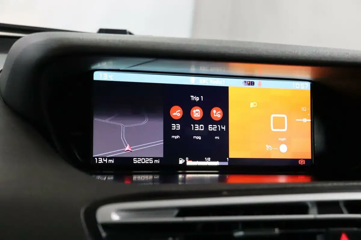 2021-citroen-grand-c4-spacetourer-15bluehdi-feel-plus-ss-big-32