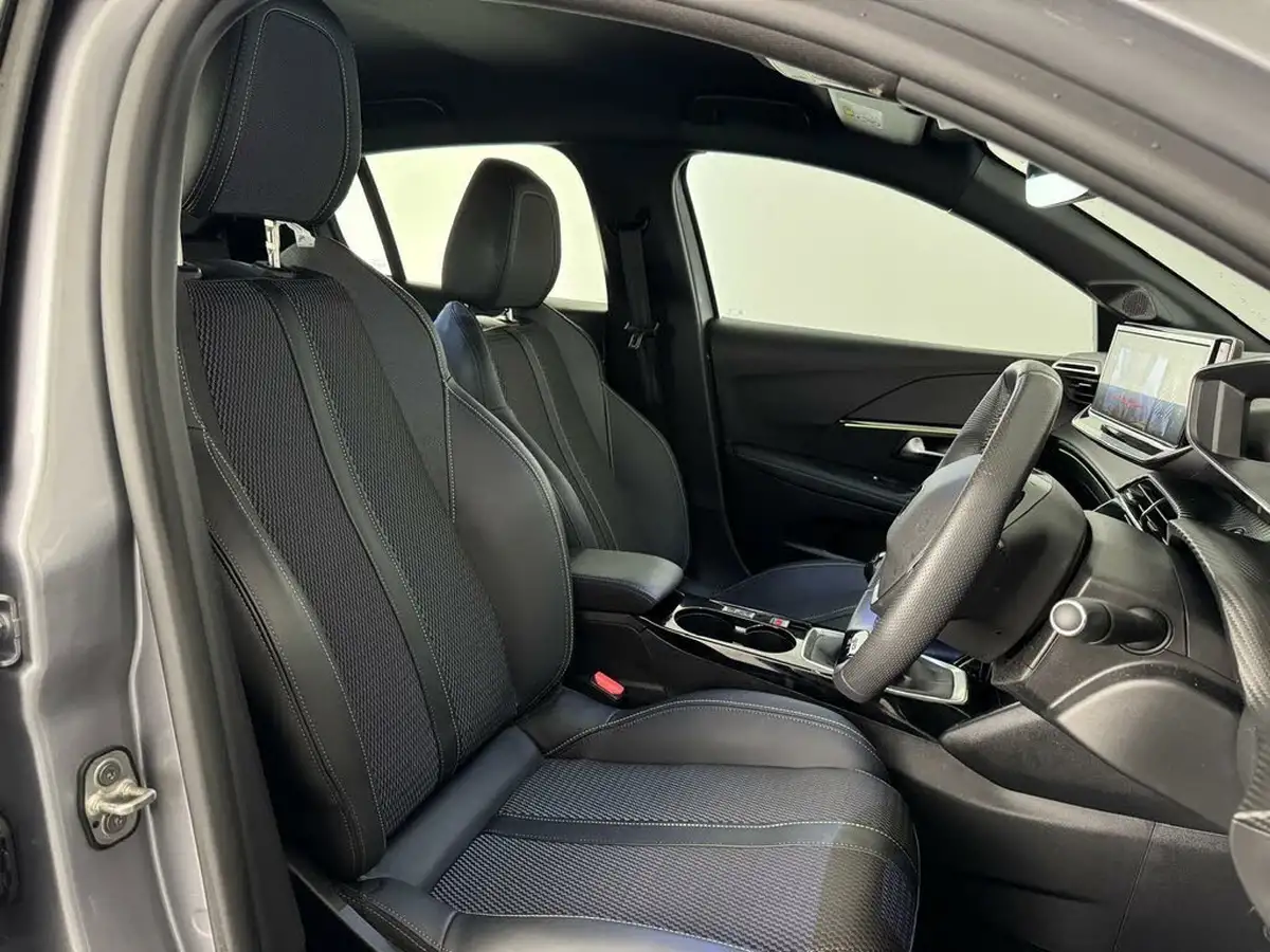 2024-peugeot-208-12-puretech-gt-100ps-big-12