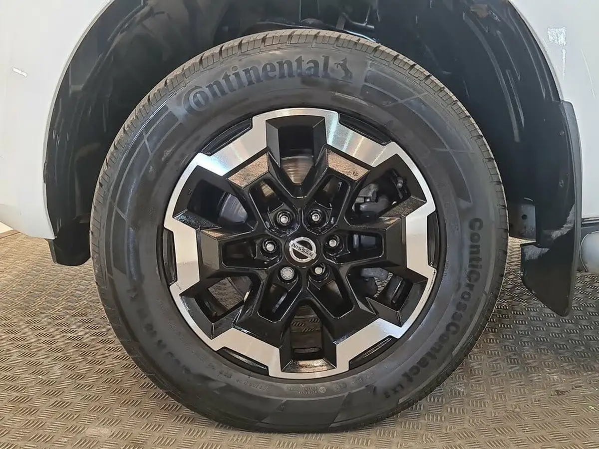 2019-nissan-navara-23dci-tt-tekna-8-navileather-auto-big-5