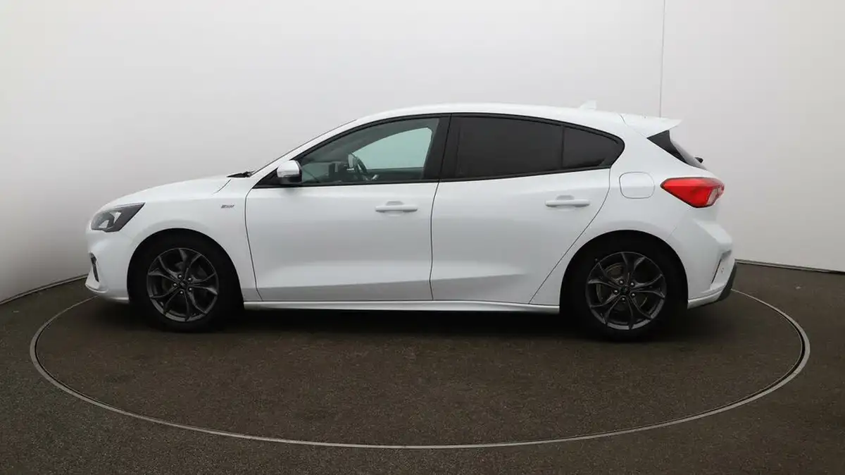 2020-ford-focus-15t-st-line-hatchback-big-54