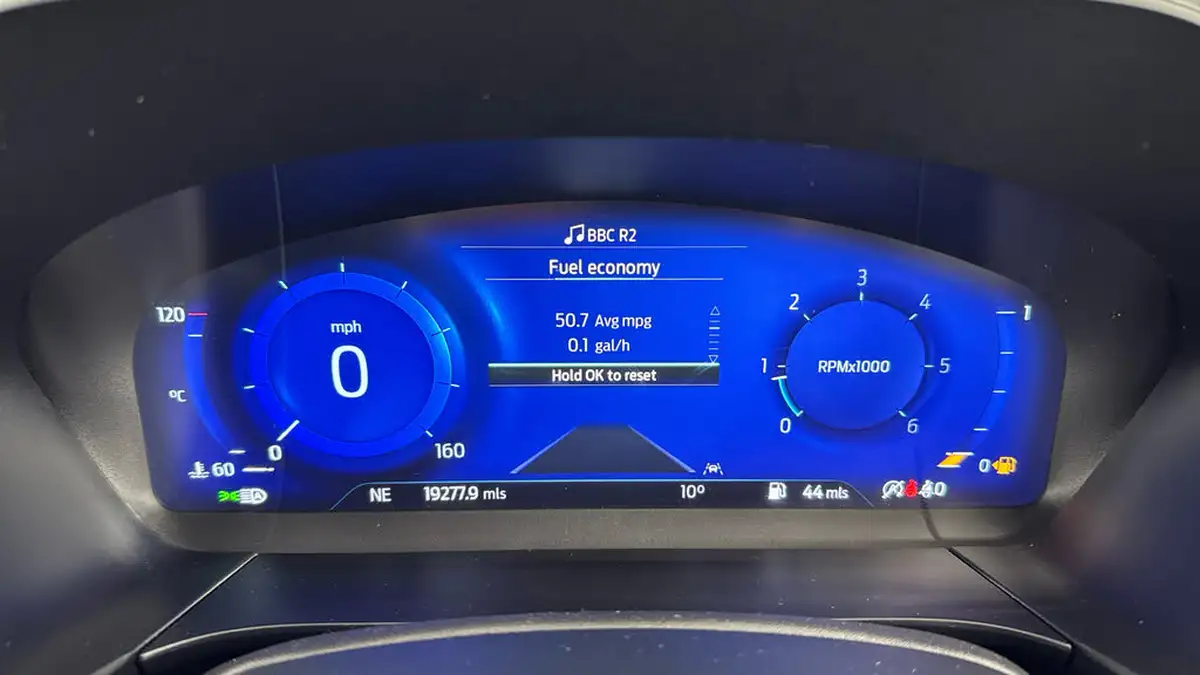 2021-ford-kuga-15-st-line-edition-big-12