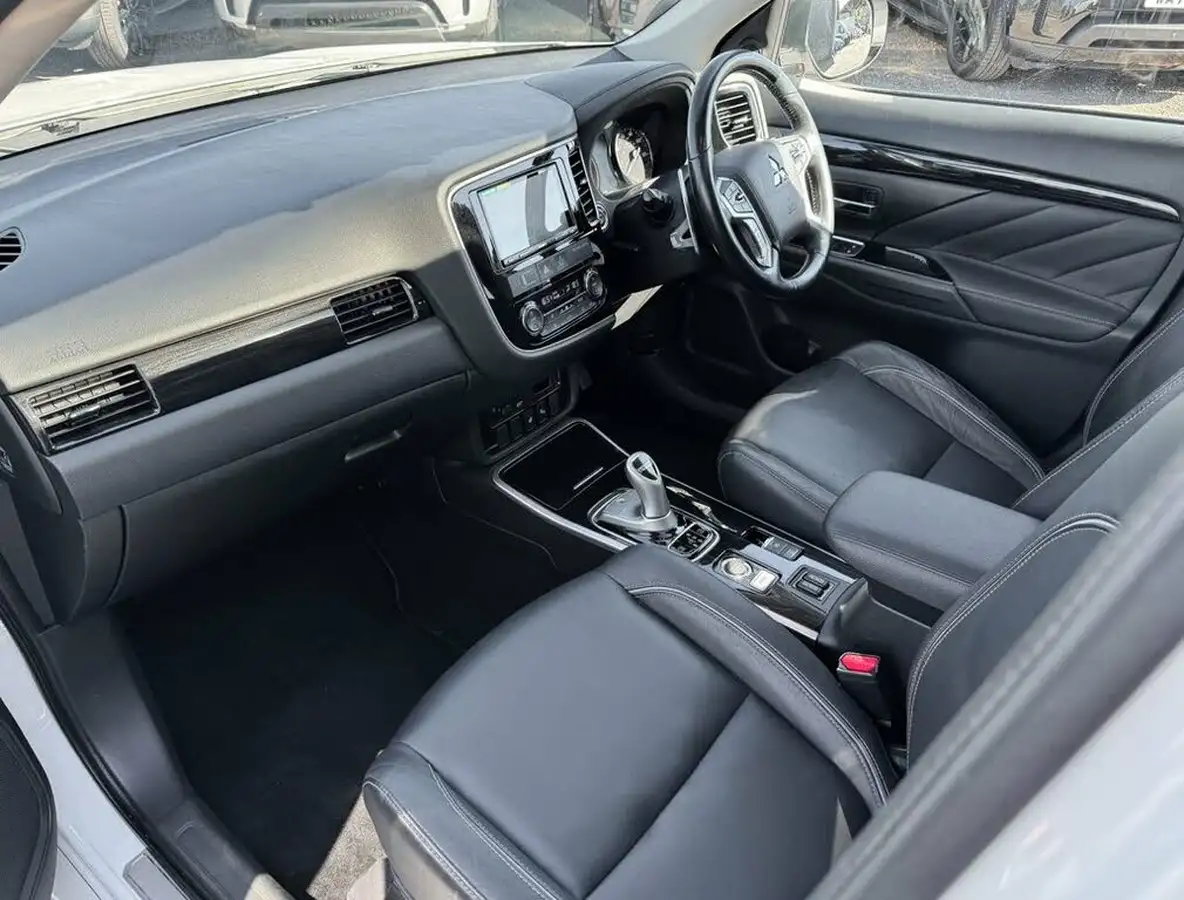 2017-mitsubishi-outlander-20-4hs-phev-5st-big-28