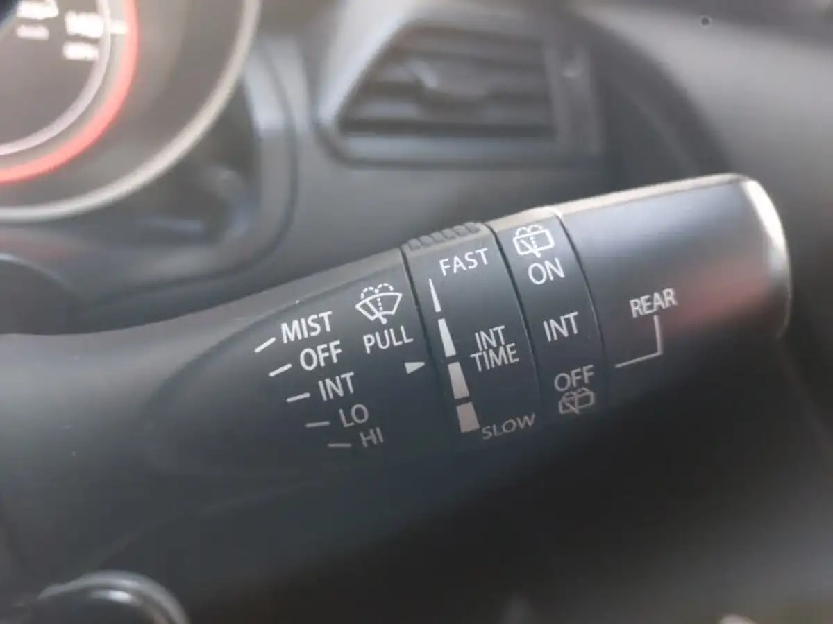 2017-suzuki-swift-10-boosterjet-sz-t-big-16