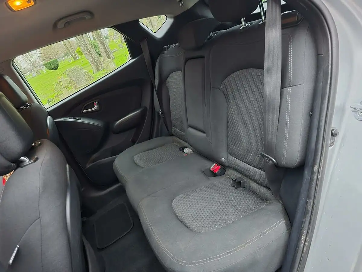 2011-hyundai-ix35-16-style-big-26