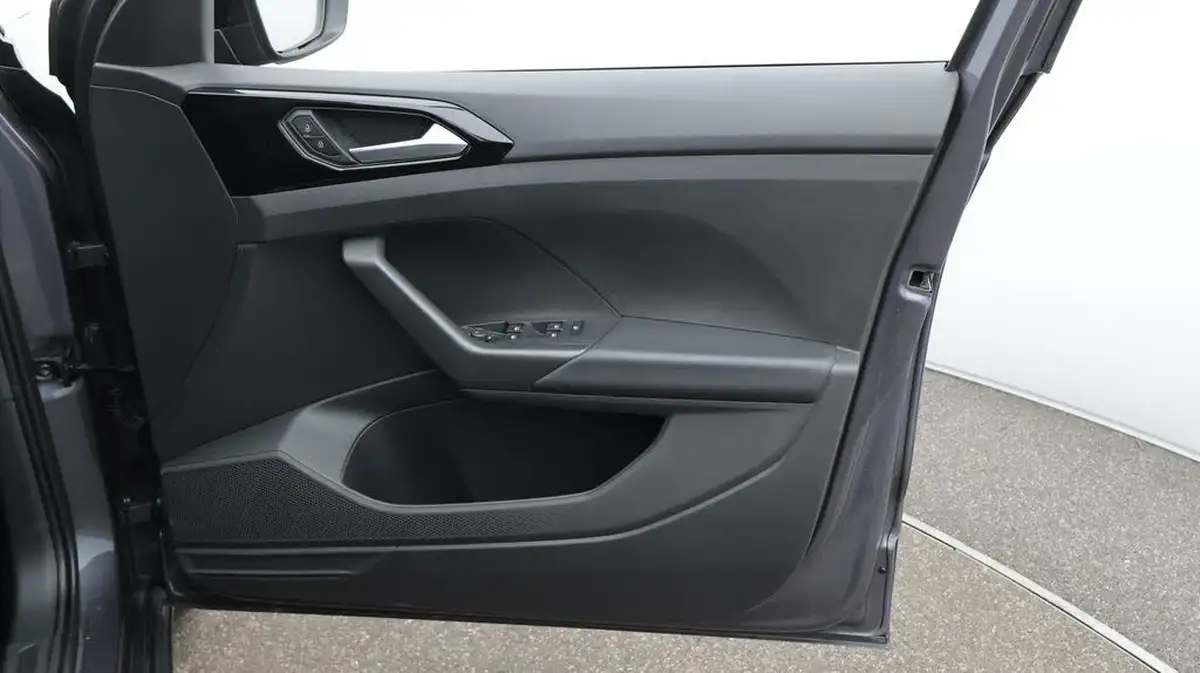 2024-volkswagen-t-cross-10-tsi-black-edition-110ps-big-15