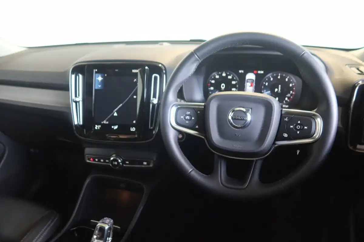 2022-volvo-xc40-20-b4-inscription-awd-big-3