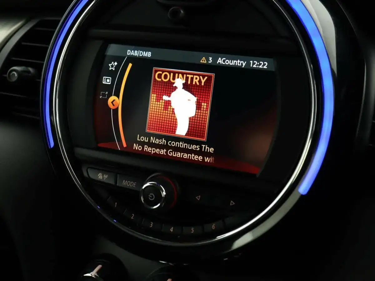 2019-mini-cooper-15-cooper-exclusive-134bhp-hatchback-3d-big-23