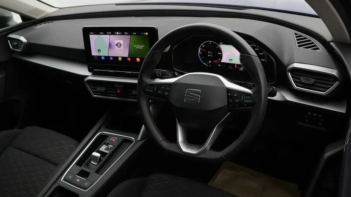 2020-seat-leon-14-e-hybrid-fr-hatchback-big-8