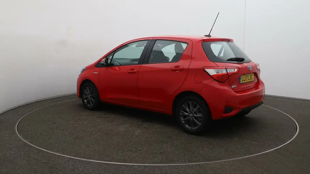 2017-toyota-yaris-15-vvt-i-icon-98bhp-hybrid-e-cvt-big-54