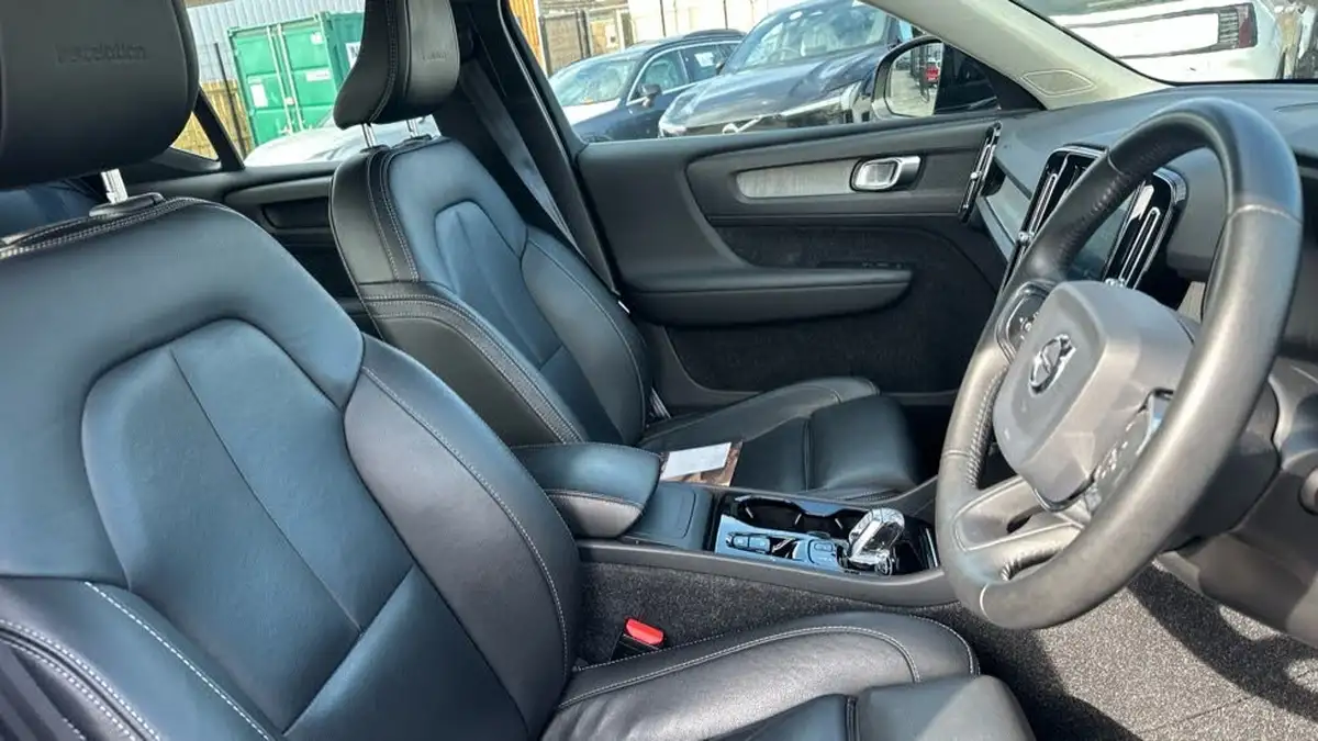 2019-volvo-xc40-20td-d3-inscription-pro-awd-geartronic-big-8