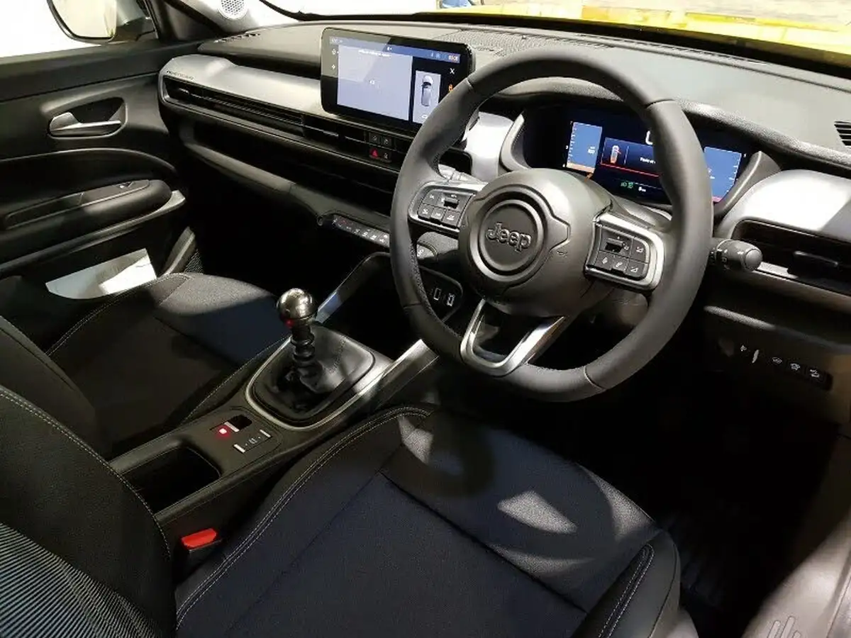 2025-jeep-avenger-12-gse-summit-big-15