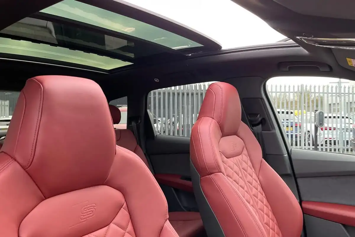 2025-audi-sq7-40-tfsi-black-edition-big-57