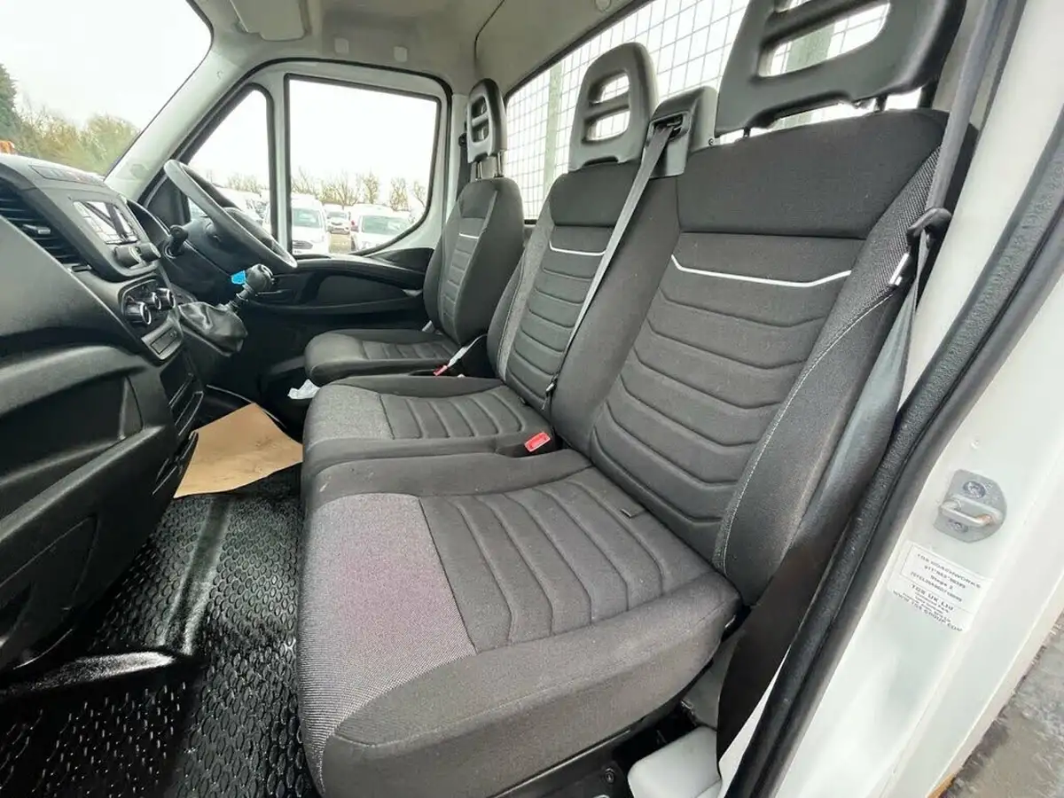 2022-iveco-daily-s-class-23td-35s14-3000-chassis-cab-big-8