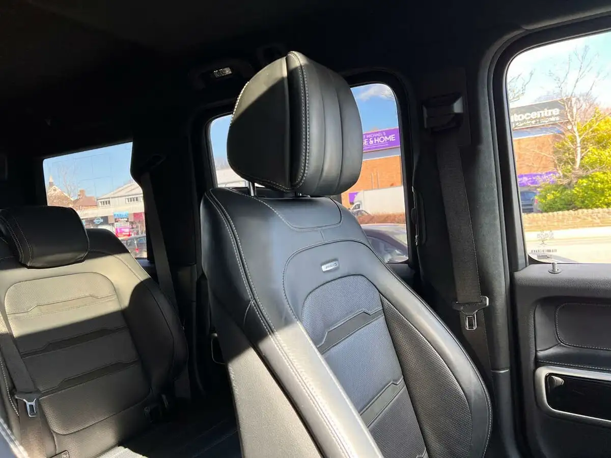 2021-mercedes-benz-g-class-40-g63-amg-big-14