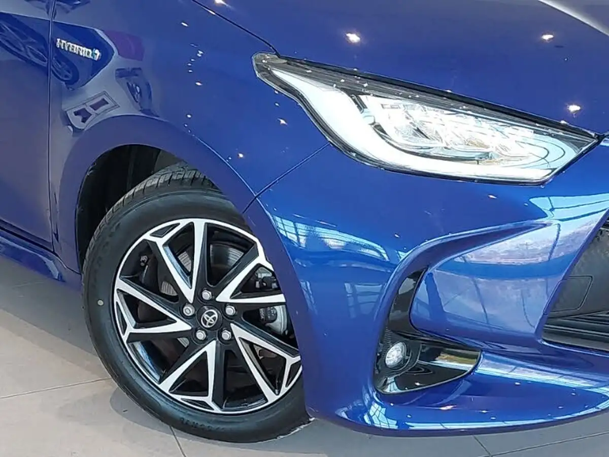 2021-toyota-yaris-15-vvt-i-design-big-8