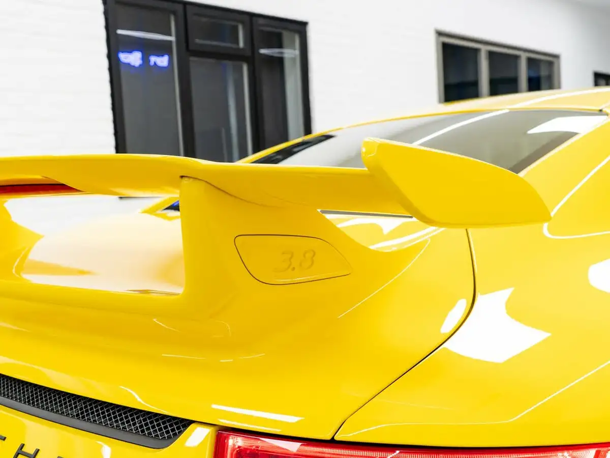 2014-porsche-911-38-gt3-big-9