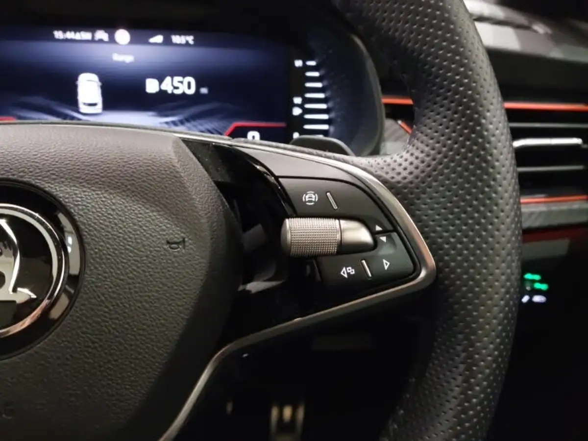 2024-skoda-kamiq-10-tsi-monte-carlo-116ps-dsg-big-17