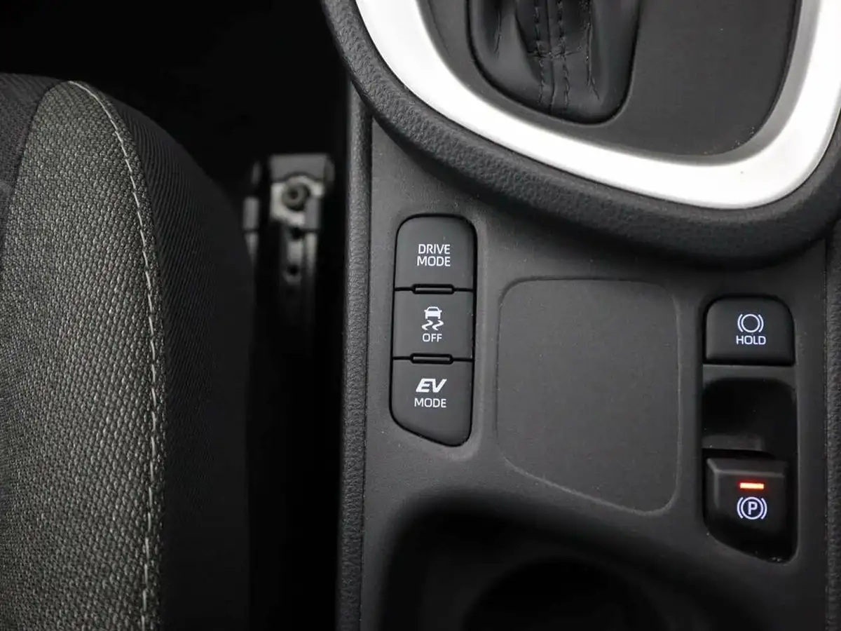 2022-toyota-yaris-cross-15-vvt-i-icon-big-17