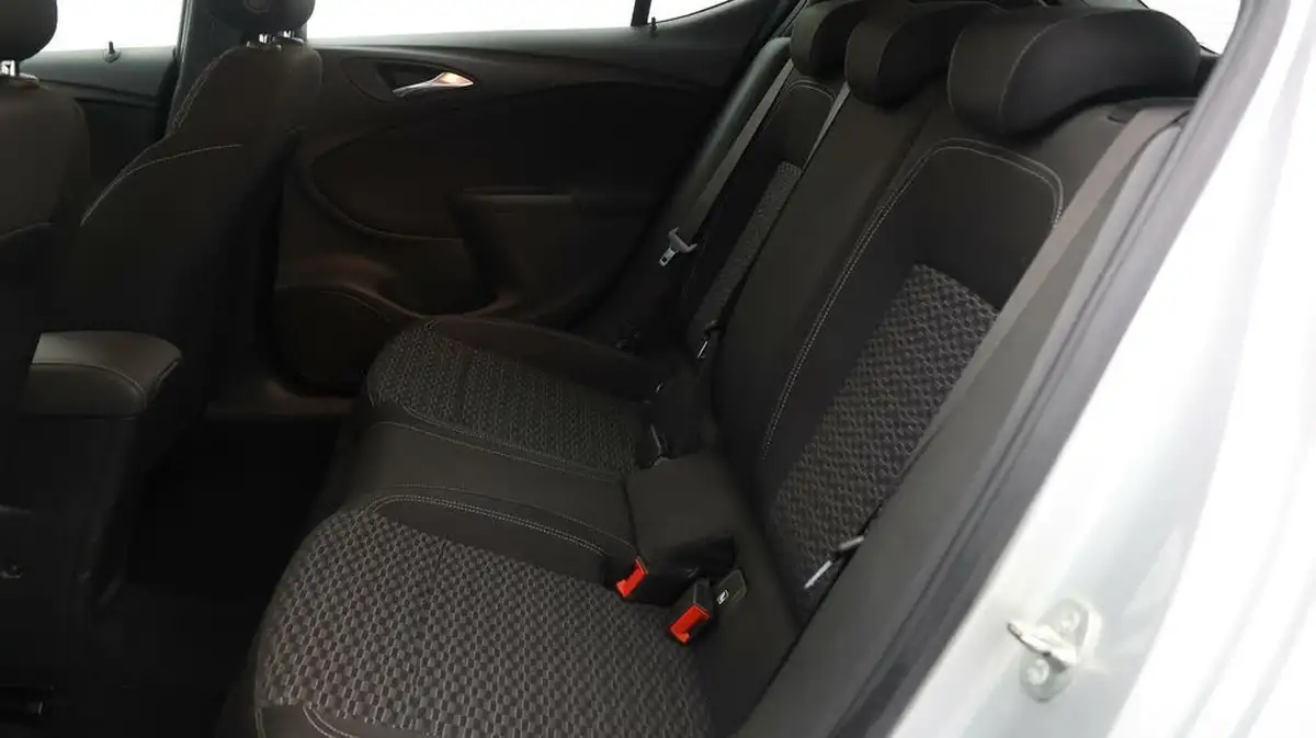 2018-vauxhall-astra-14i-16v-turbo-sri-vx-line-nav-big-16