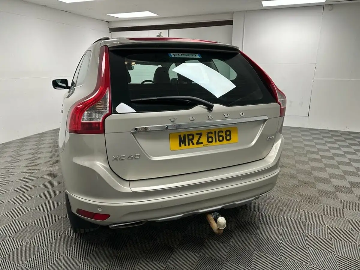 2017-volvo-xc60-20td-d4-se-geartronic-big-6