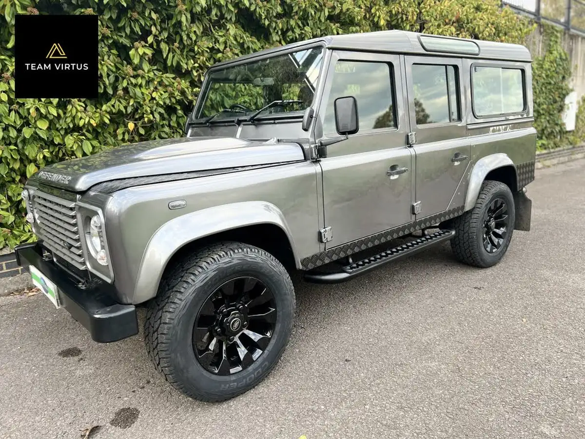 2014-land-rover-110-defender-22td-county-crewcab-pickup-big-13