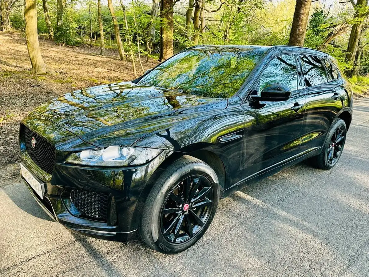 2021-jaguar-f-pace-20i-chequered-flag-big-27