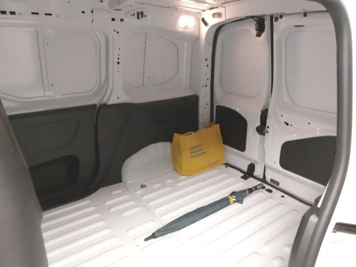 2024-citroen-berlingo-15-bluehdi-m-enterprise-100pseu6e-big-5