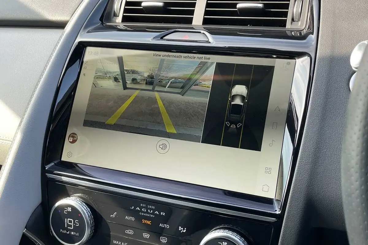 2022-jaguar-e-pace-20-d200-r-dynamic-se-big-3