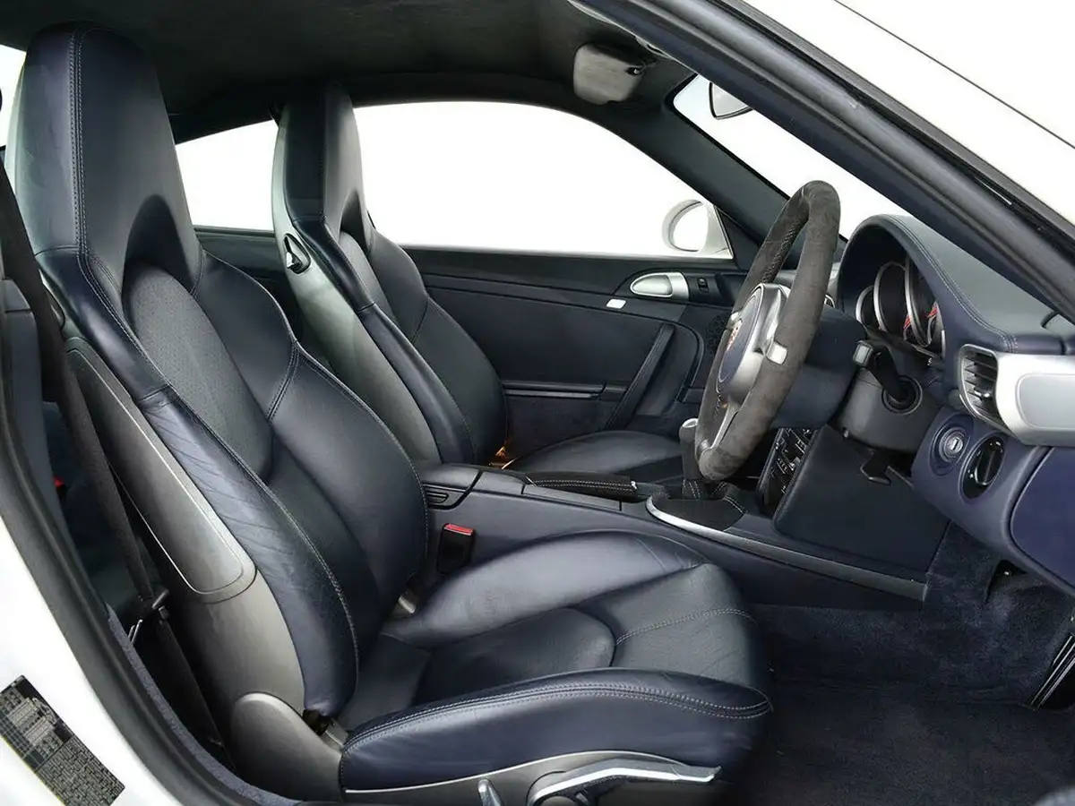 2010-porsche-911-38-carrera-4-s-coupe-big-8