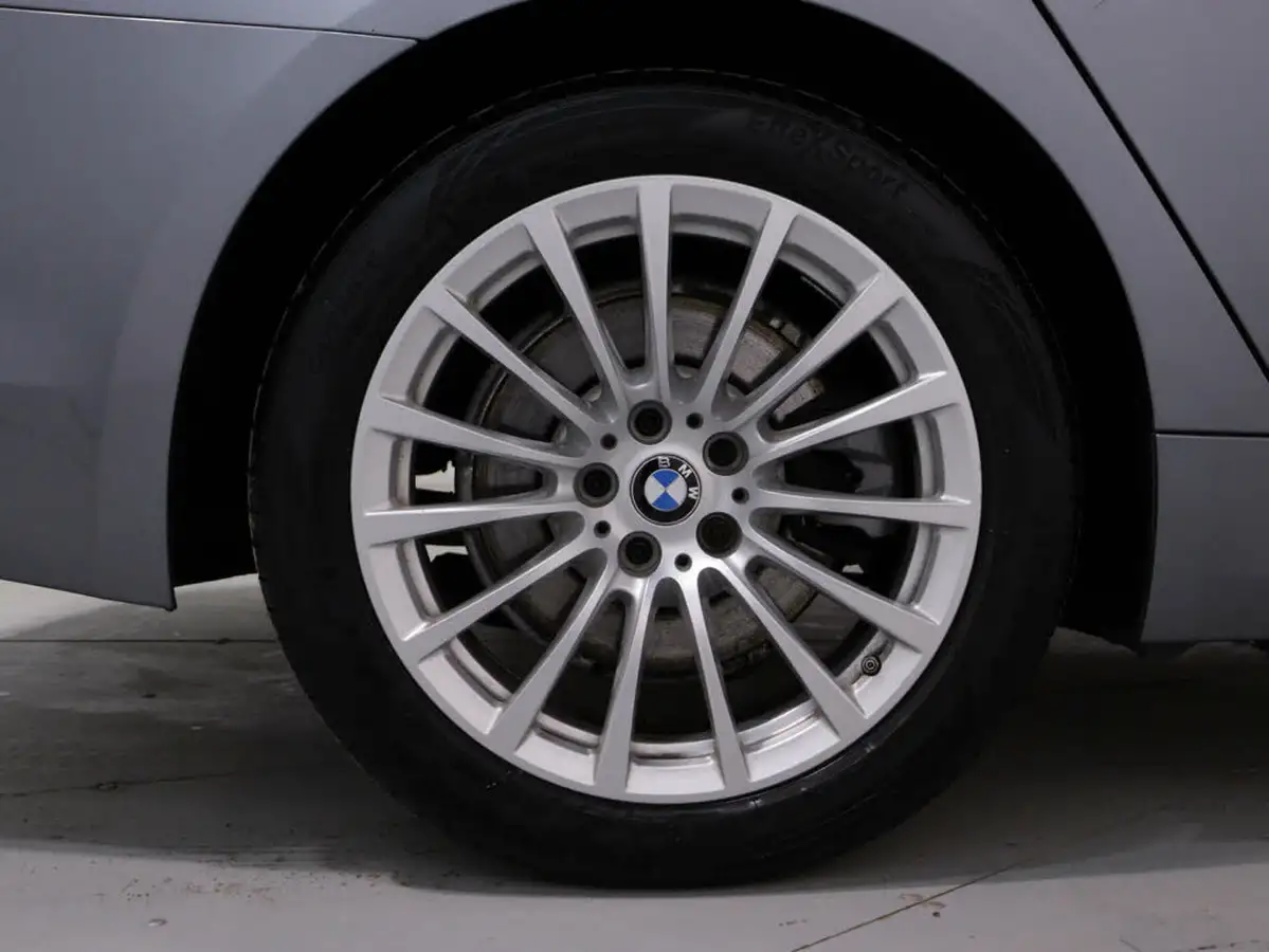 2019-bmw-5-series-20-530e-se-auto-big-8