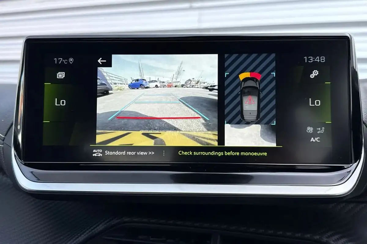 2023-peugeot-208-12-puretech-gt-100ps-eat8-big-36