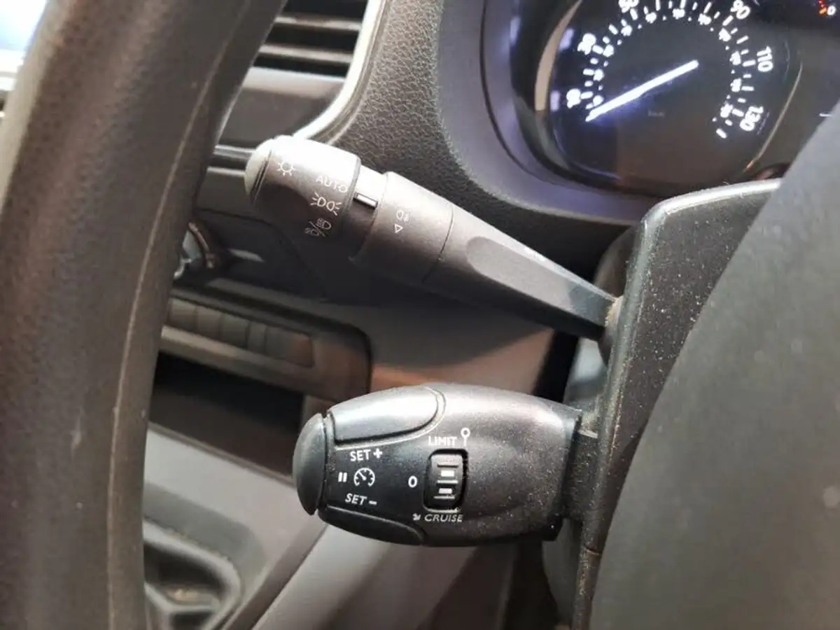 2022-toyota-proace-15d-icon-medium-big-12