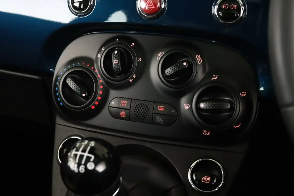 2022-fiat-500-10-dolcevita-big-22
