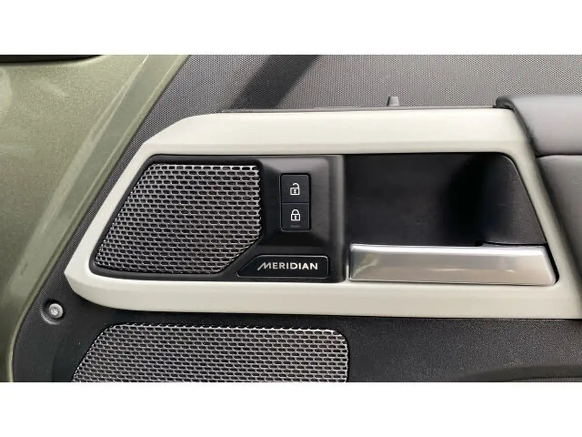 2023-land-rover-110-defender-20-p400e-x-dynamic-hse-big-29