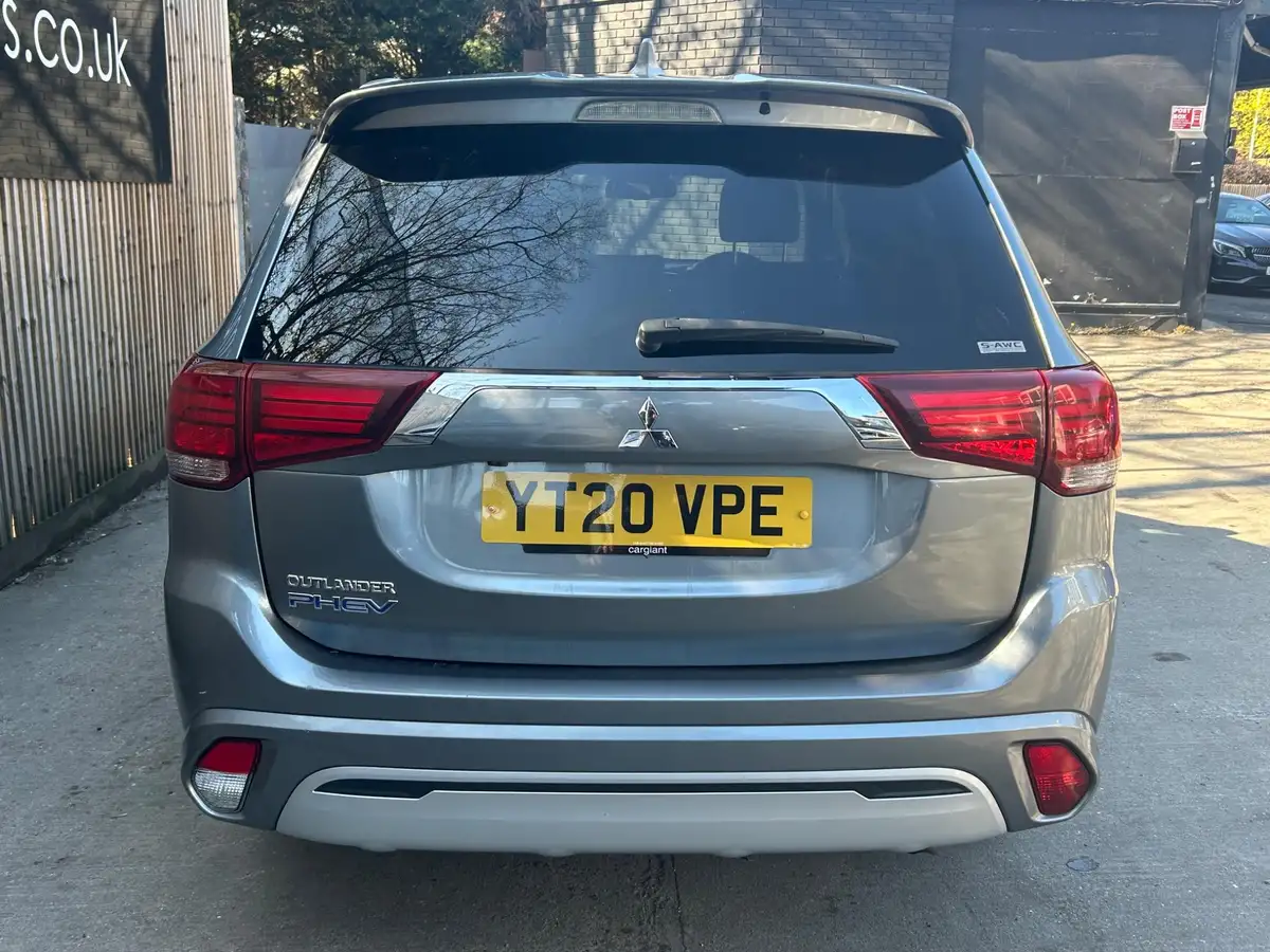 2020-mitsubishi-outlander-24-dynamic-phev-big-14