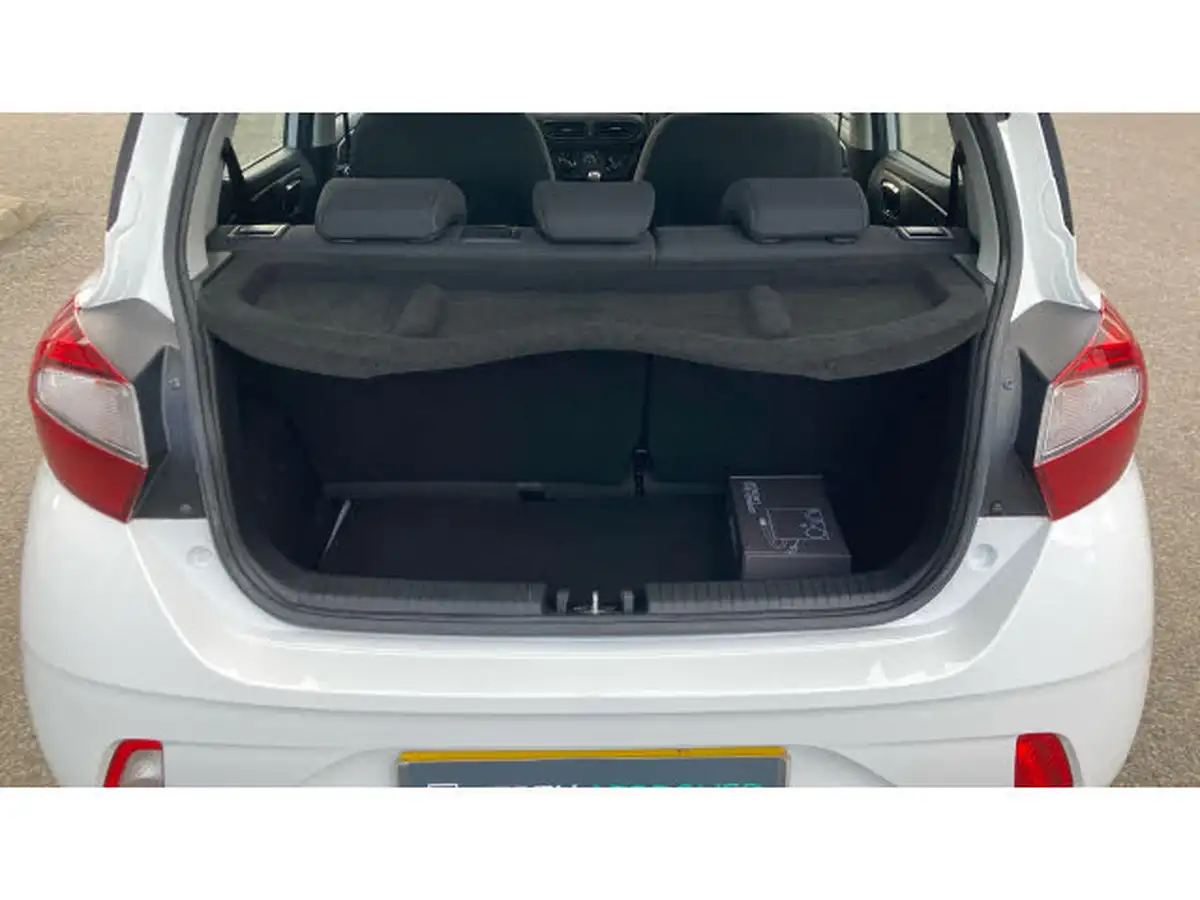2021-hyundai-i10-12-se-connect-big-3