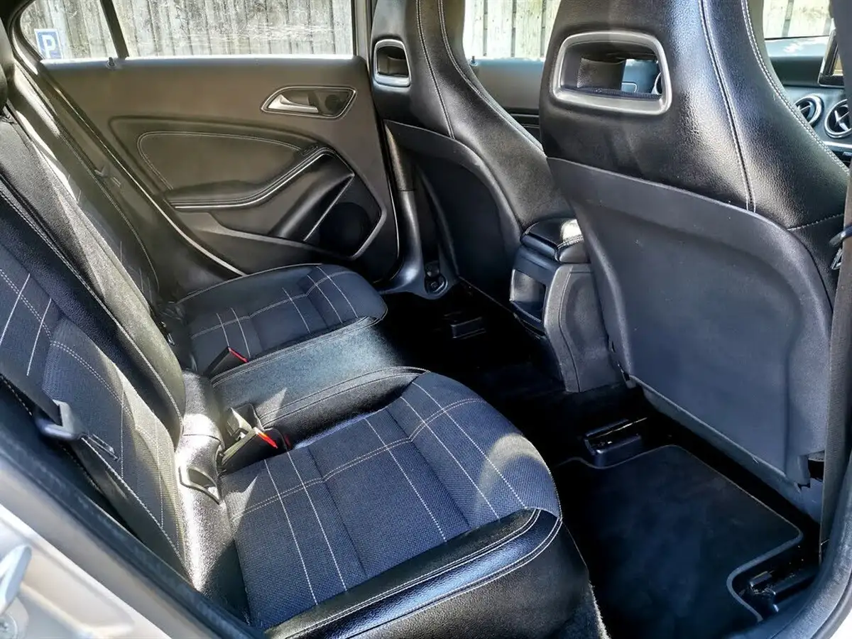 2015-mercedes-benz-a-class-15cdi-a180-sport-big-13