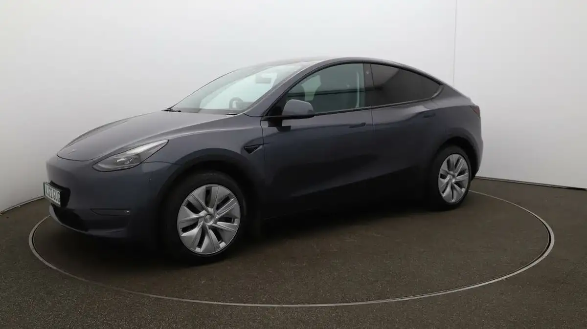 2022-tesla-model-y-e-long-range-big-60
