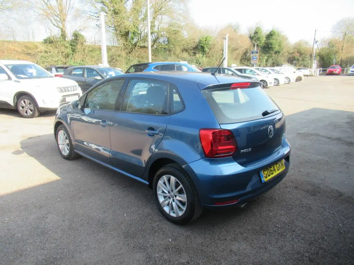 2015-volkswagen-polo-12-tsi-se-5d-big-4